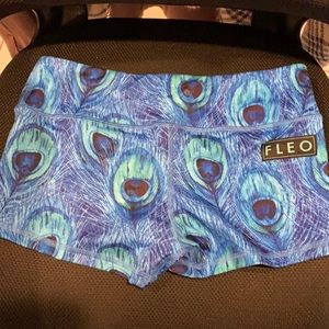 EUC Paradise Peacocks Fleos